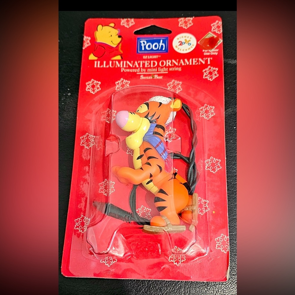 Vintage NEW Disney Tigger Winnie The Pooh Illuminated Ornament Ice Skating RARE